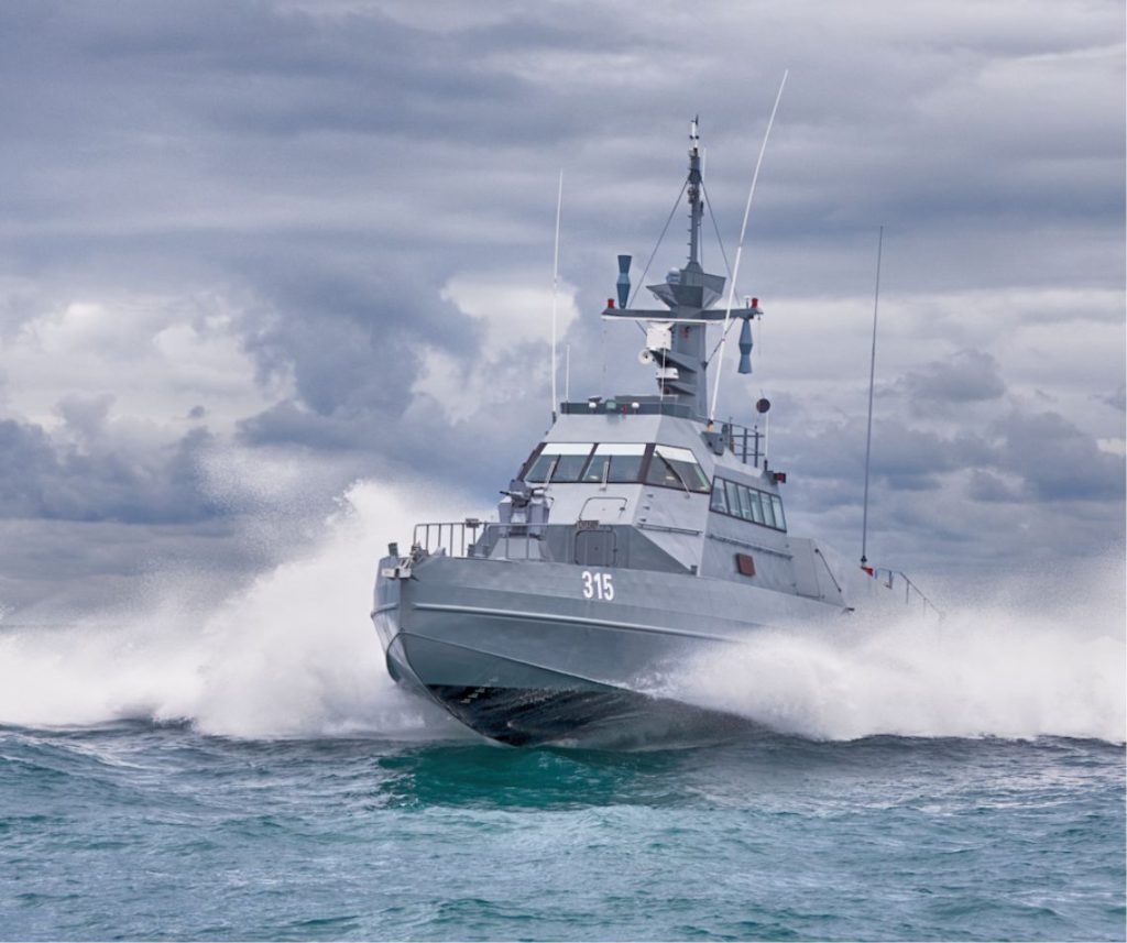 Photo d'un navire HSI32 en pleine mer
