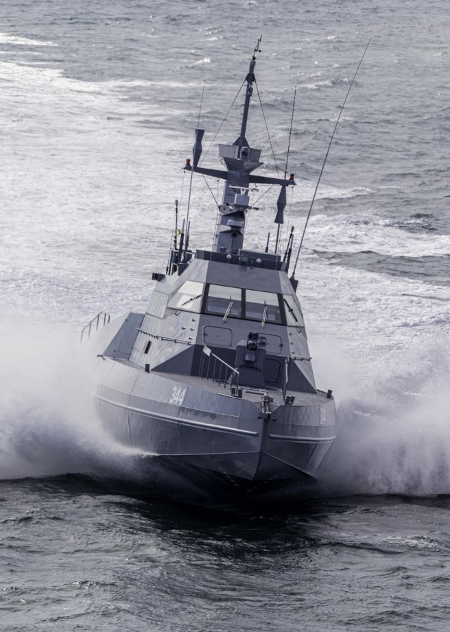 Photo d'un navire HSI32 à pleine vitesse